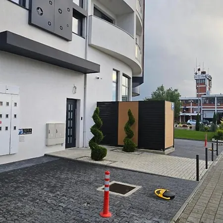 Aura Aparthotel *