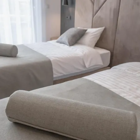 Aparthotel Aura *