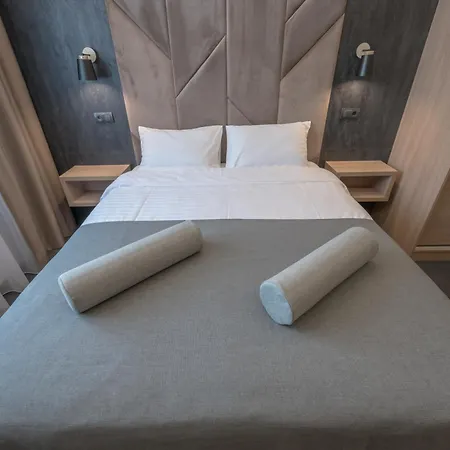 Aura Aparthotel