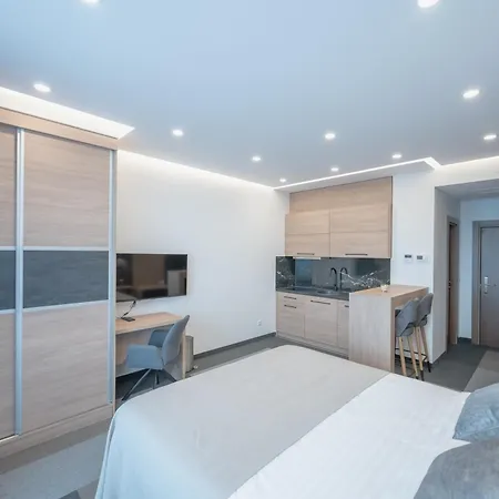 Aparthotel Aura