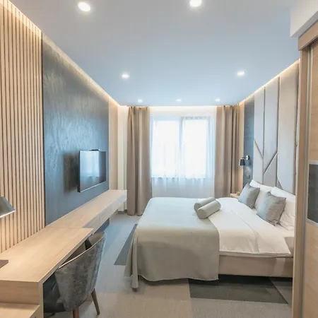 Aura Aparthotel