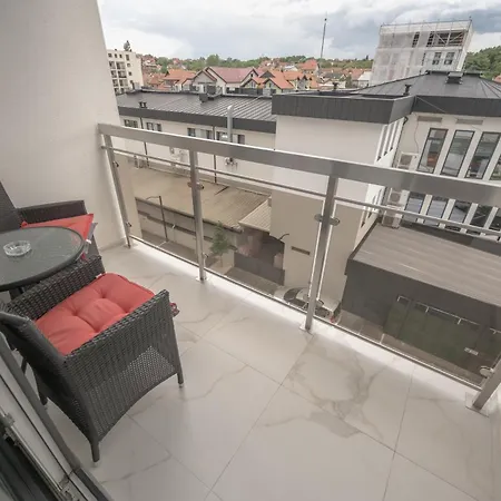 Aura Aparthotel *