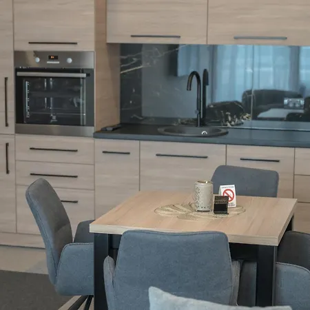 Aura Aparthotel *