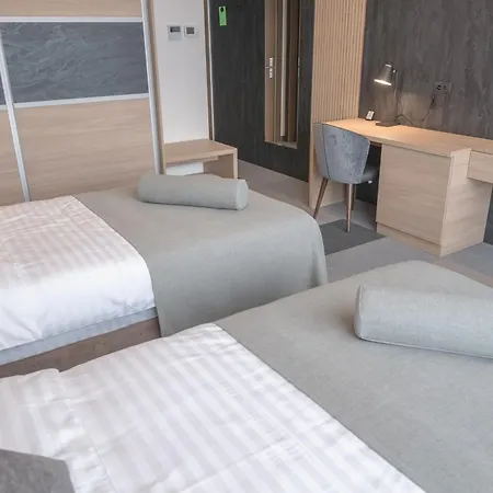 Aparthotel Aura