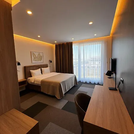 Aparthotel Aura *