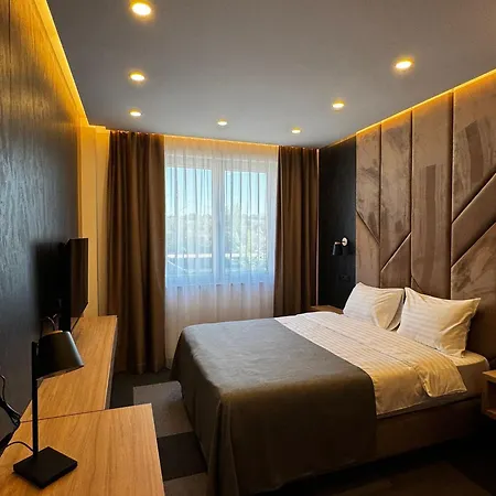 Aura Aparthotel *