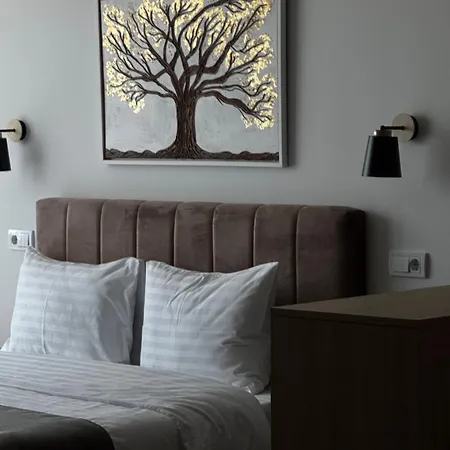 Aura Apartmanhotel 3*